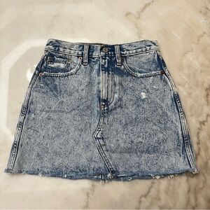 Abercrombie light wash denim skirt 24 00